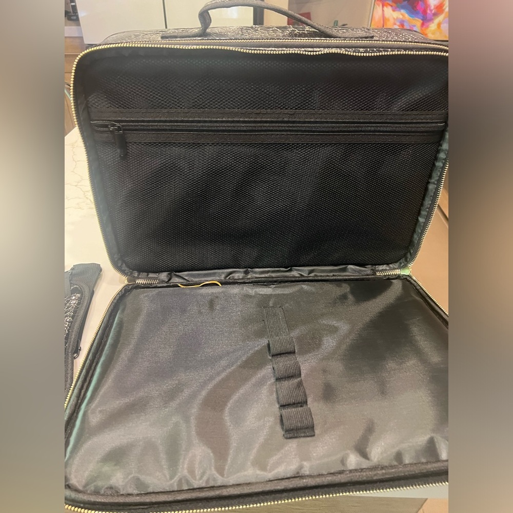 🆕 Makeup Case Travel Makeup Train Case Organizer - Picture 5 of 17